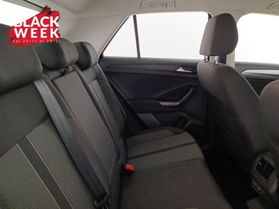 9 - Volkswagen T-Roc eschini auto