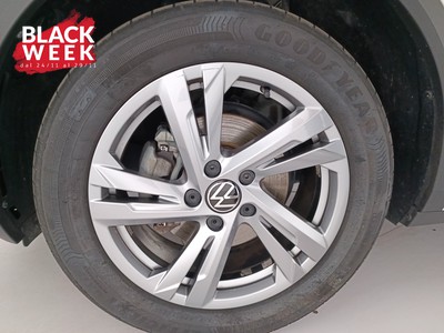 8 - Volkswagen T-Roc eschini auto