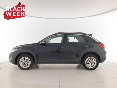 3 - Volkswagen T-Roc eschini auto