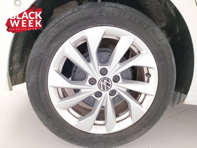 8 - Volkswagen Polo eschini auto