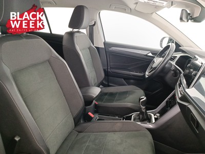 10 - Volkswagen T-Roc eschini auto