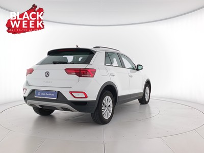 4 - Volkswagen T-Roc eschini auto