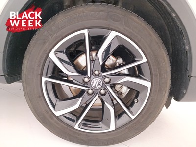 8 - Mg ZS eschini auto