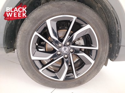 8 - Mg ZS eschini auto