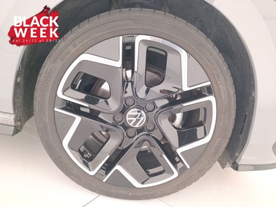 8 - Volkswagen Golf eschini auto