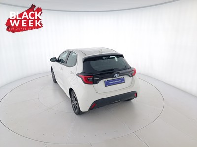 6 - Toyota Yaris eschini auto