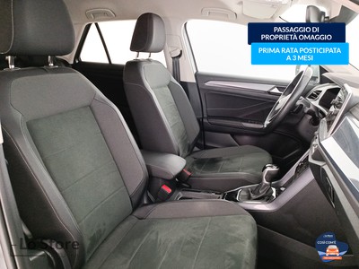 10 - Volkswagen T-Roc eschini auto