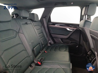 9 - Volkswagen Touareg eschini auto
