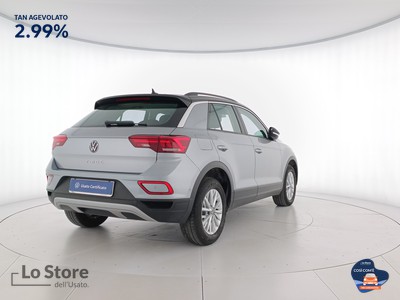 4 - Volkswagen T-Roc eschini auto