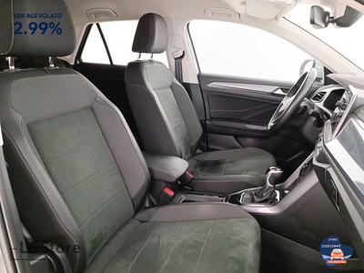 10 - Volkswagen T-Roc eschini auto