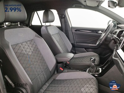 10 - Volkswagen T-Roc eschini auto