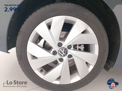 8 - Volkswagen Golf eschini auto