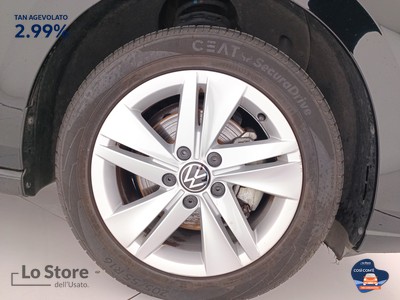 8 - Volkswagen Golf eschini auto