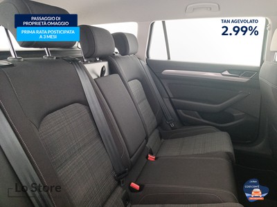 9 - Volkswagen Passat eschini auto