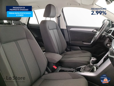10 - Volkswagen T-Roc eschini auto
