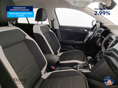10 - Volkswagen T-Roc eschini auto