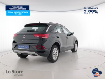 4 - Volkswagen T-Roc eschini auto