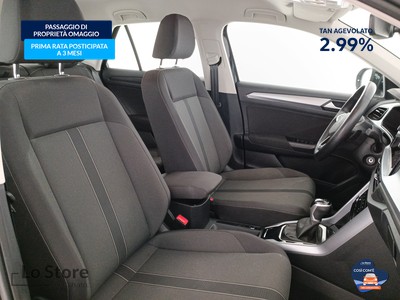 10 - Volkswagen T-Roc eschini auto