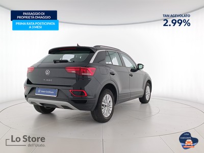 4 - Volkswagen T-Roc eschini auto