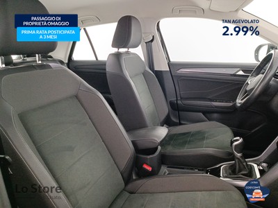 10 - Volkswagen T-Roc eschini auto