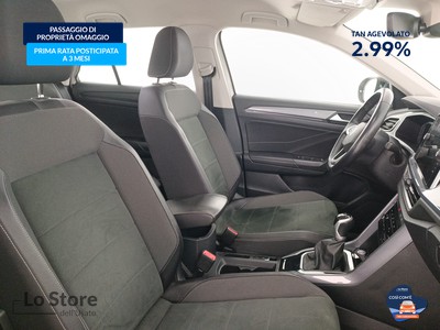 10 - Volkswagen T-Roc eschini auto