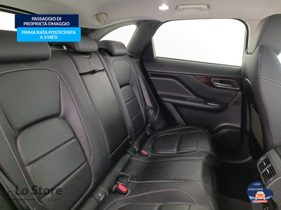 9 - Jaguar F-Pace eschini auto