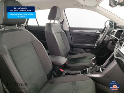 10 - Volkswagen T-Roc eschini auto