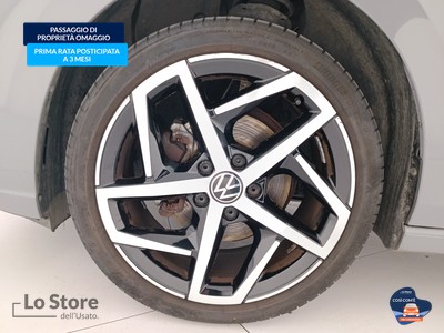 8 - Volkswagen Golf eschini auto
