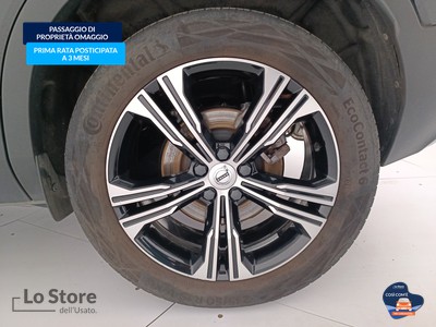 8 - Volvo XC40 eschini auto