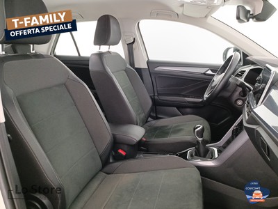 10 - Volkswagen T-Roc eschini auto