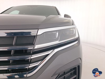 7 - Volkswagen Touareg eschini auto
