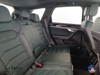 9 - Volkswagen Touareg eschini auto