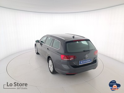 6 - Volkswagen Passat eschini auto