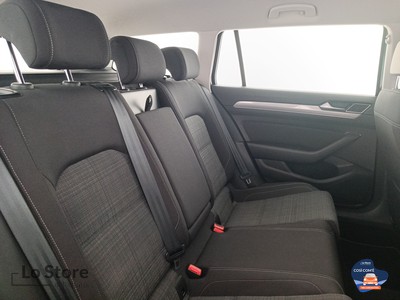 9 - Volkswagen Passat eschini auto