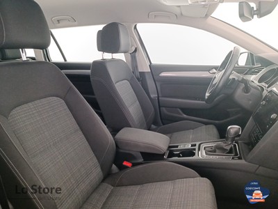 10 - Volkswagen Passat eschini auto