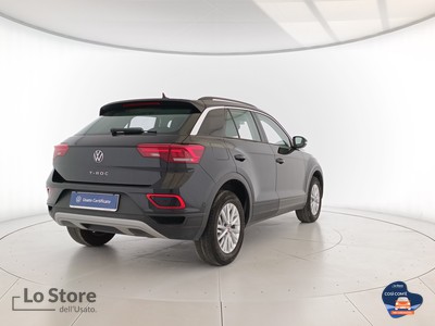 4 - Volkswagen T-Roc eschini auto