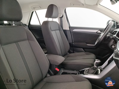 10 - Volkswagen T-Roc eschini auto