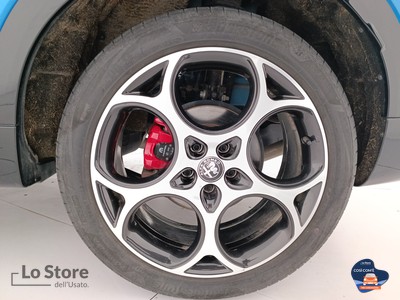 7 - Alfa Romeo Tonale eschini auto