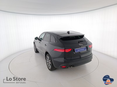 6 - Jaguar F-Pace eschini auto