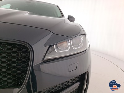 7 - Jaguar F-Pace eschini auto