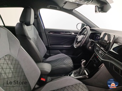 10 - Volkswagen T-Roc eschini auto