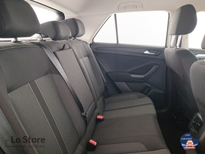 9 - Volkswagen T-Roc eschini auto