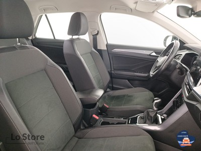 10 - Volkswagen T-Roc eschini auto