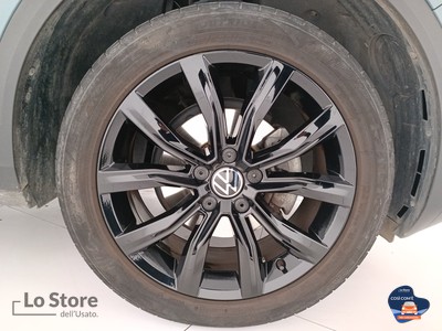 8 - Volkswagen T-Roc eschini auto