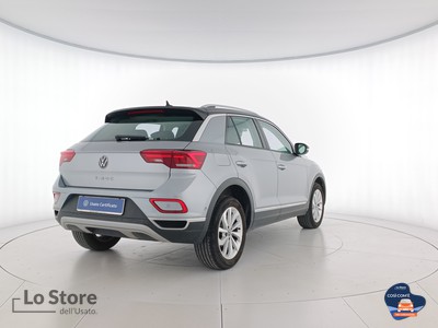 4 - Volkswagen T-Roc eschini auto