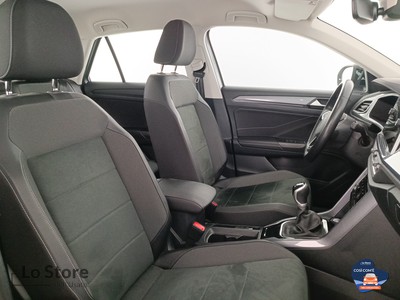 10 - Volkswagen T-Roc eschini auto