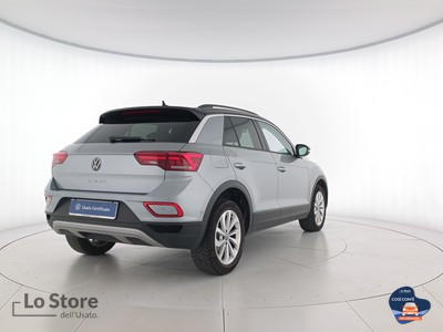 4 - Volkswagen T-Roc eschini auto