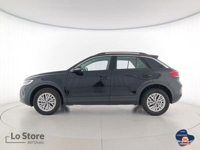 3 - Volkswagen T-Roc eschini auto