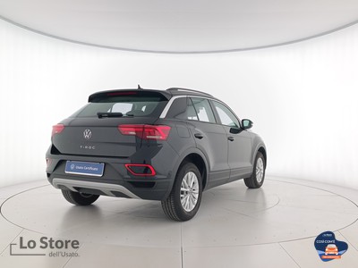 4 - Volkswagen T-Roc eschini auto