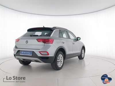 4 - Volkswagen T-Roc eschini auto